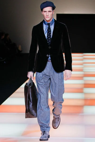 Look 15